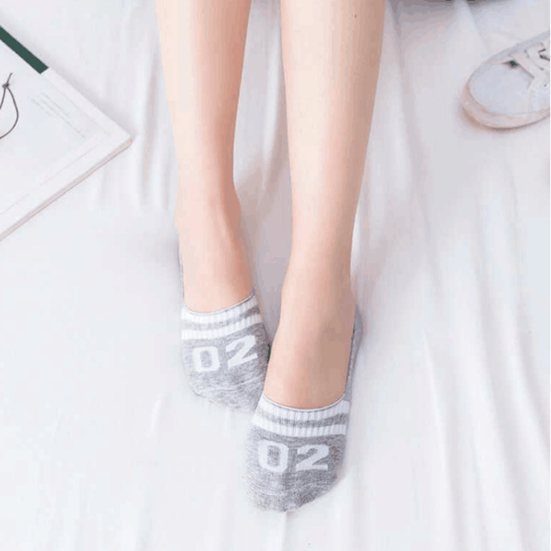 Ms. Wild Spring And Summer Invisible Socks Socks Silicone Digital Parallel Bars Zhuji Socks Boat Socks Wholesale